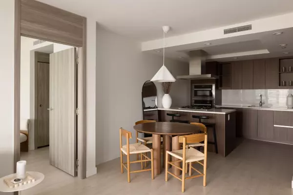 1768 Cook ST #1013 Vancouver, BC V5Y 0N3