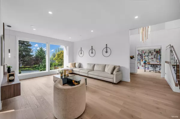 West Vancouver, BC V7V 2B9,2175 Kings AVE