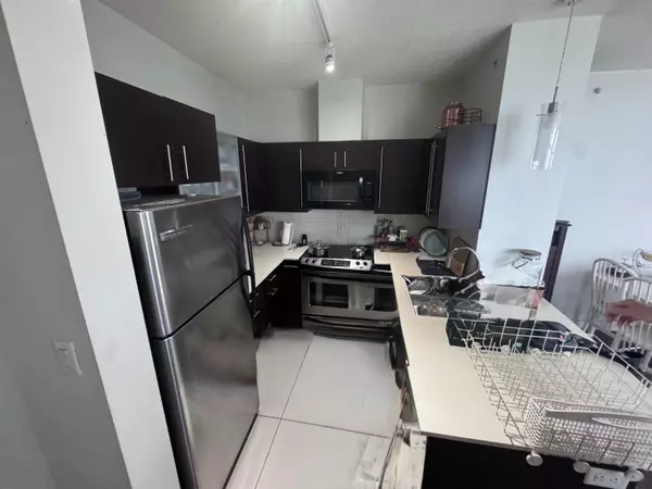 Surrey, BC V3T 0C9,13399 104th AVE #1604