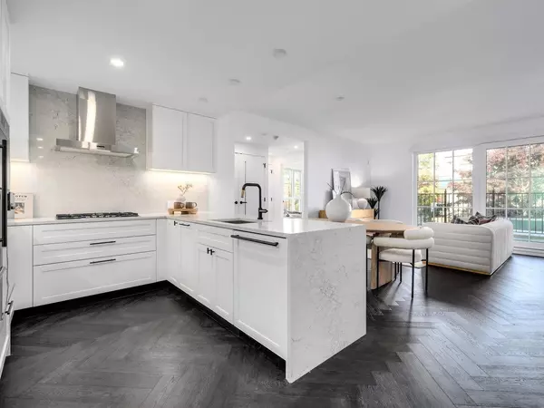 Vancouver, BC V6M 0E5,2096 W 47th AVE #213