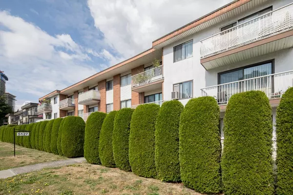 Burnaby, BC V5H 1T6,5127 Irving ST #106