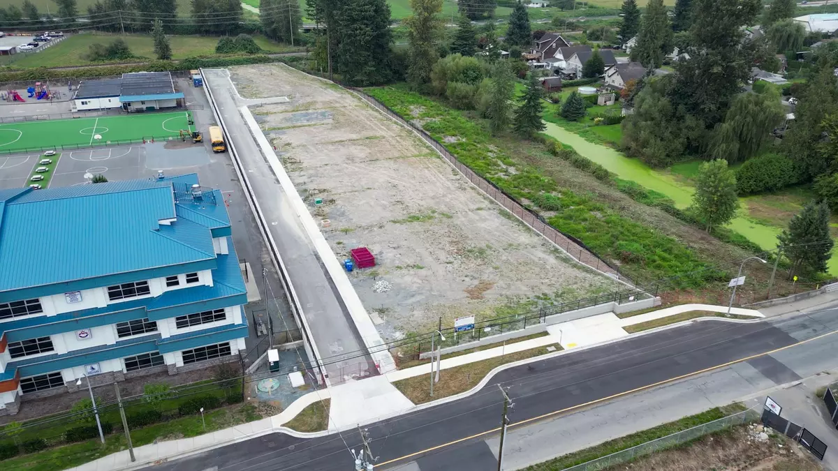 Abbotsford, BC V4X 1T8,5924 Riverside ST #2