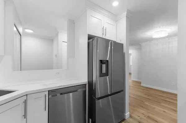 Burnaby, BC V3J 7K2,9152 Saturna DR #102