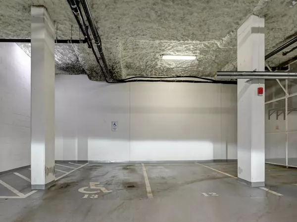 Vancouver, BC V6M 3W4,5325 West Boulevard #310