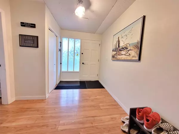 Delta, BC V4M 1X8,4984 10a AVE