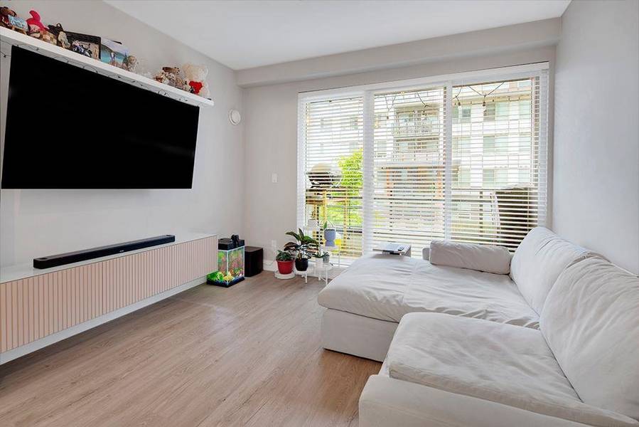 20838 78b AVE #A213, Langley, BC V2Y 3M1