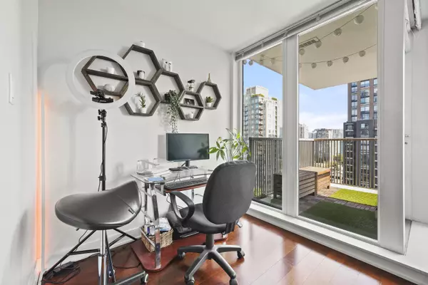 1055 Richards ST #1708 Vancouver, BC V6B 0C2