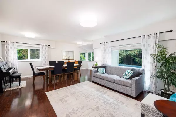 North Vancouver, BC V7R 4J6,4233 Capilano RD