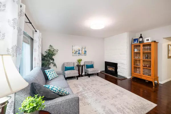 North Vancouver, BC V7R 4J6,4233 Capilano RD