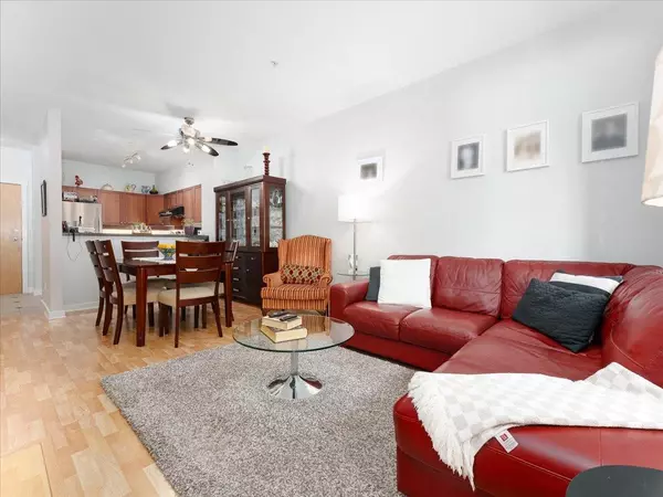 New Westminster, BC V3L 5W4,675 Park CRES #107