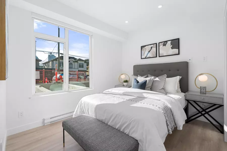 7161 17th AVE #207, Burnaby, BC V3N 0K1