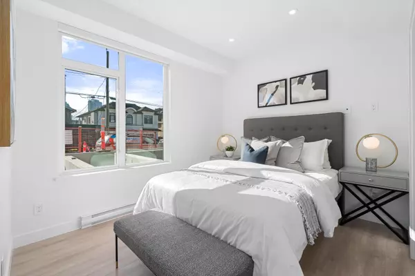 7161 17th AVE #207, Burnaby, BC V3N 0K1