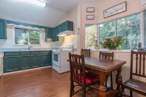 10821 N Popkum RD Rosedale, BC V0X 1X1