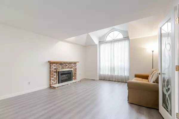 Surrey, BC V4N 1W9,10467 Glenbrook GRV