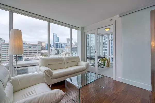 Vancouver, BC V6B 0E4,565 Smithe ST #1104