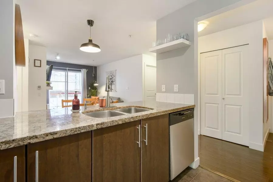 3240 St Johns ST #207, Port Moody, BC V3H 0C1