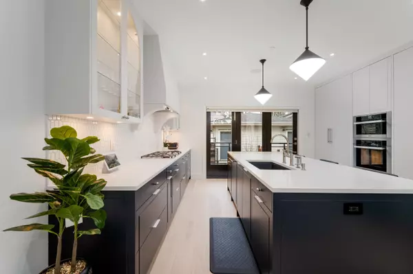 3783 W 27th AVE, Vancouver, BC V6S 1R2
