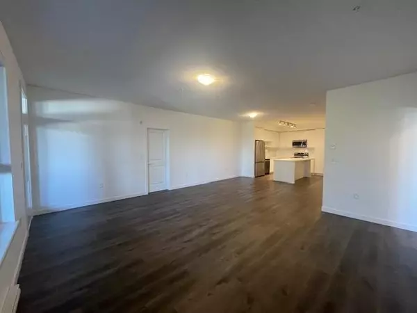 Surrey, BC V3Z 1K5,16633 24 AVE #218