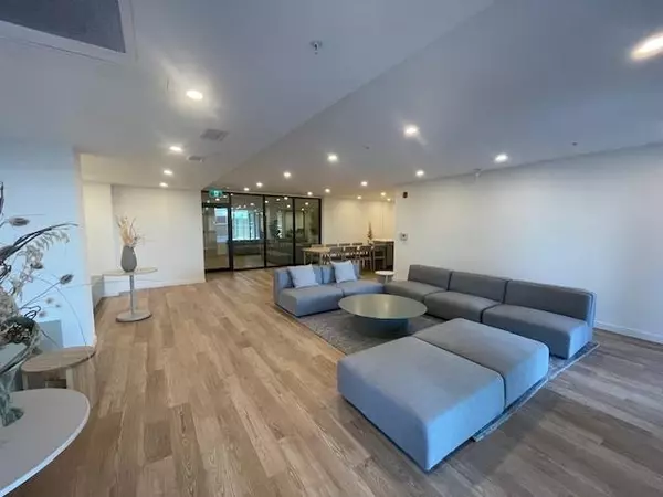Surrey, BC V3Z 1K5,16633 24 AVE #218