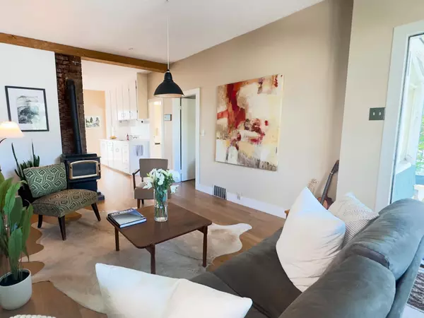 Vancouver, BC V5K 2L4,3336 E Georgia ST