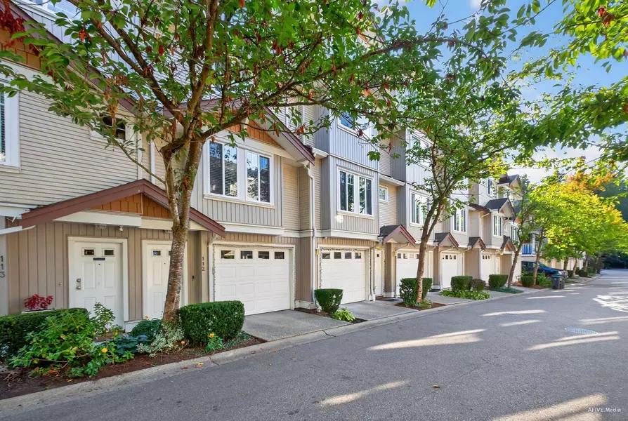 12711 64 AVE #112, Surrey, BC V3W 1X1