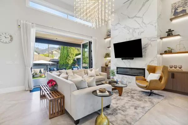North Vancouver, BC V7M 1S5,342 W 15th ST