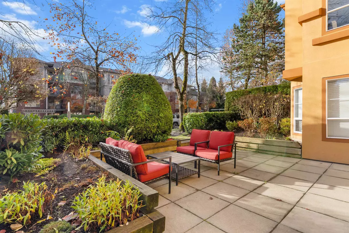 Surrey, BC V4A 9T4,15185 22 AVE #106