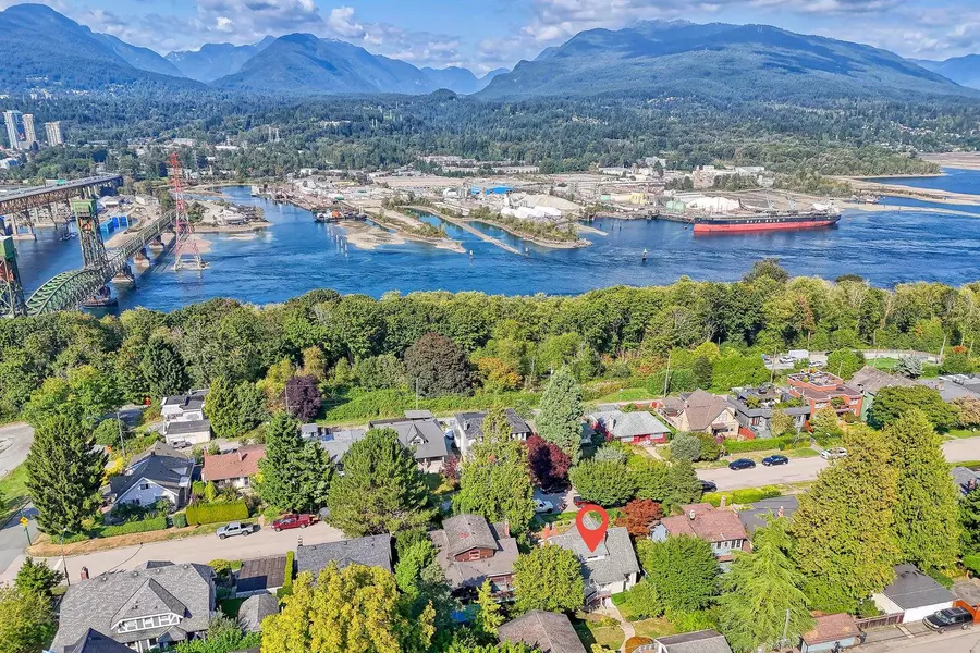 3746 Edinburgh ST, Burnaby, BC V5C 1R5