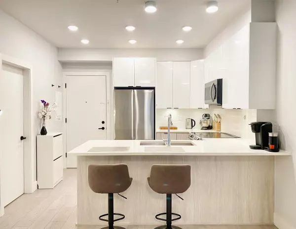 Langley, BC V3A 0P5,20360 Logan AVE #202