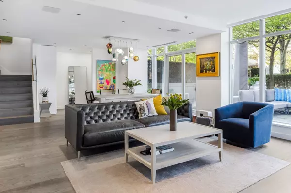 Vancouver, BC V6C 3R5,1281 W Cordova ST #TH22