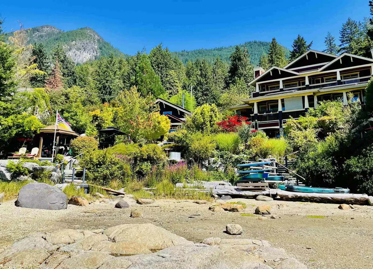 Sechelt, BC V7Z 0C5,7545 Islets PL