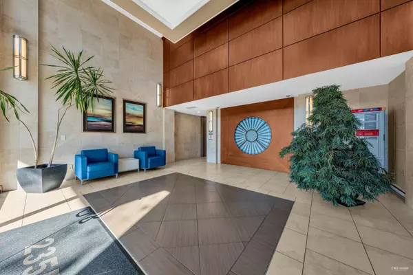 Burnaby, BC V5C 0B3,2355 Madison AVE #2202