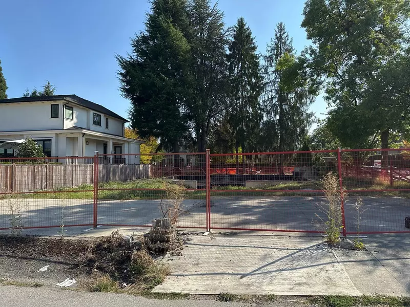 6498 Cartier ST, Vancouver, BC V6M 3B1