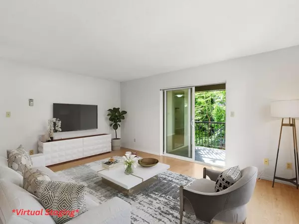 White Rock, BC V4B 4C6,1531 Merklin ST #205