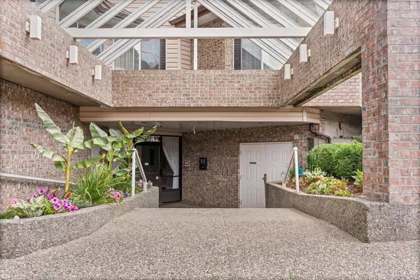 Abbotsford, BC V2T 4E4,32669 George Ferguson WAY #307