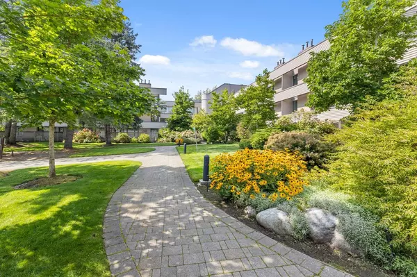 Surrey, BC V4A 1X6,15275 19 AVE ##116