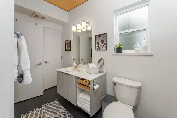 890 Trower LN Gibsons, BC V0N 1V7