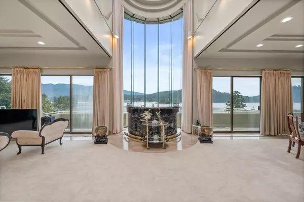 828 Beachview DR North Vancouver, BC V7G 1R1