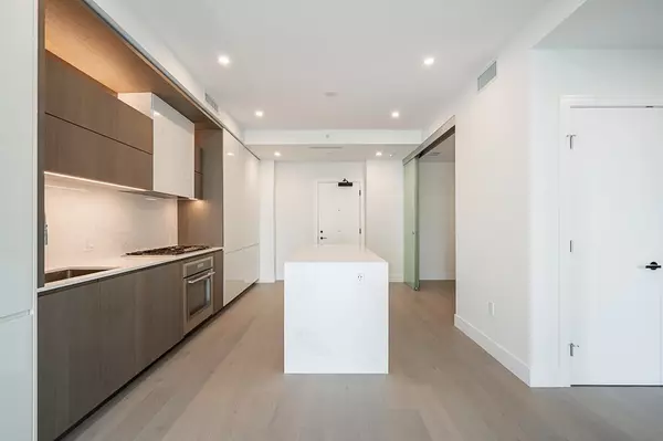 White Rock, BC V4B 0C7,1342 Johnston RD #212