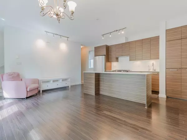 Burnaby, BC V5B 1S9,6965 Hastings ST #42