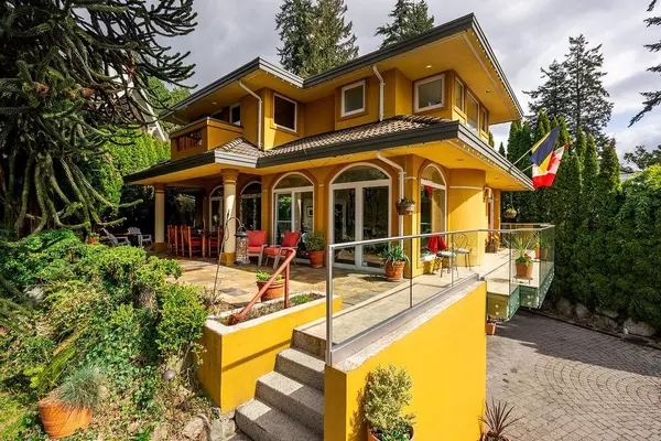 West Vancouver, BC V7V 3A3,2635 Rosebery AVE