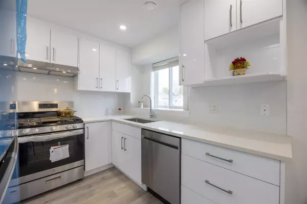 Burnaby, BC V5G 1S6,5705 Woodsworth ST