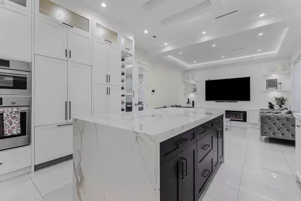 Vancouver, BC V5P 2L7,1412 E 63rd AVE