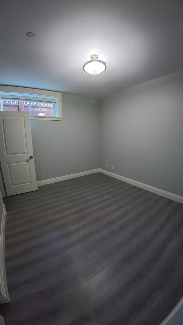 Vancouver, BC V6K 2Z9,2826 W15th Ave