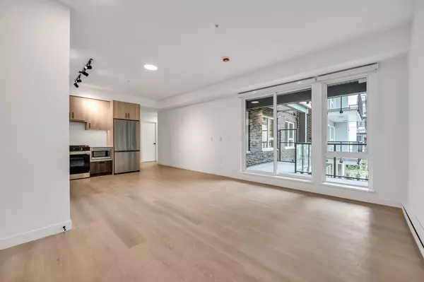 Port Moody, BC V3H 2E6,2002 St George ST #204