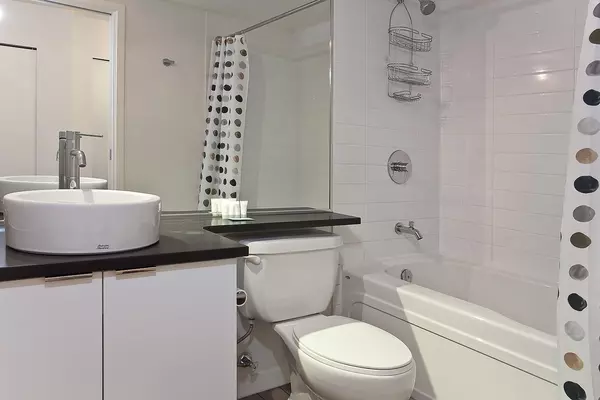 Vancouver, BC V6B 0E8,233 Robson Street #608