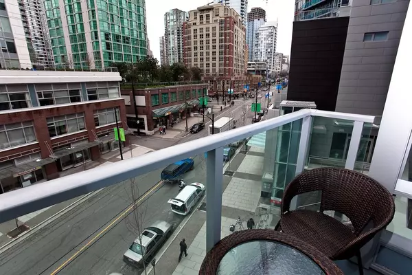 Vancouver, BC V6B 0E8,233 Robson Street #608