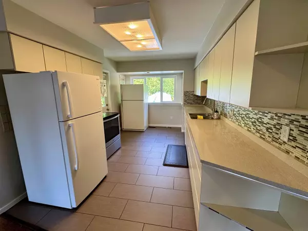 West Vancouver, BC V7T 2H6,1395 Ottawa AVE