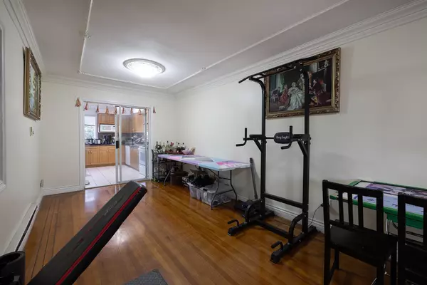 Richmond, BC V7C 1G1,6300 Granville AVE