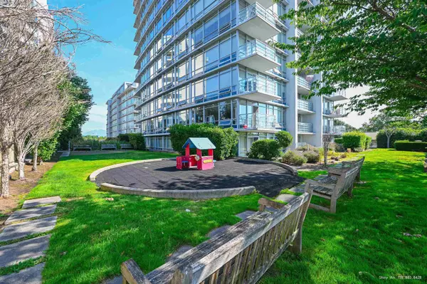 Richmond, BC V6X 0B3,8288 Lansdowne RD #1506